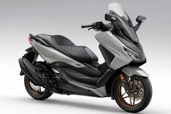HONDA FORZA 250